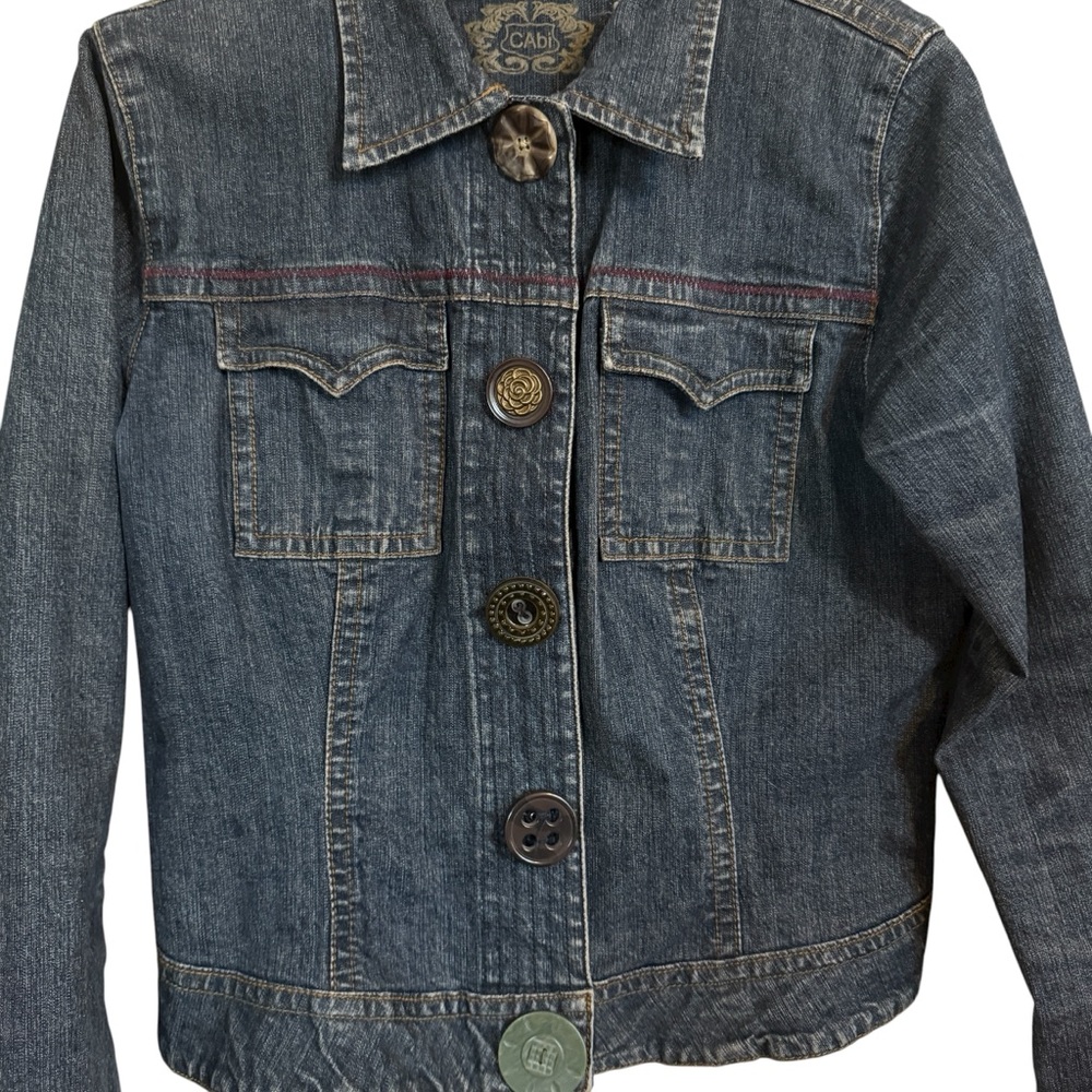 CAbi Artsy Jean Jacket with snap closures and unique Vintage Buttons Size M - Picture 5 of 13